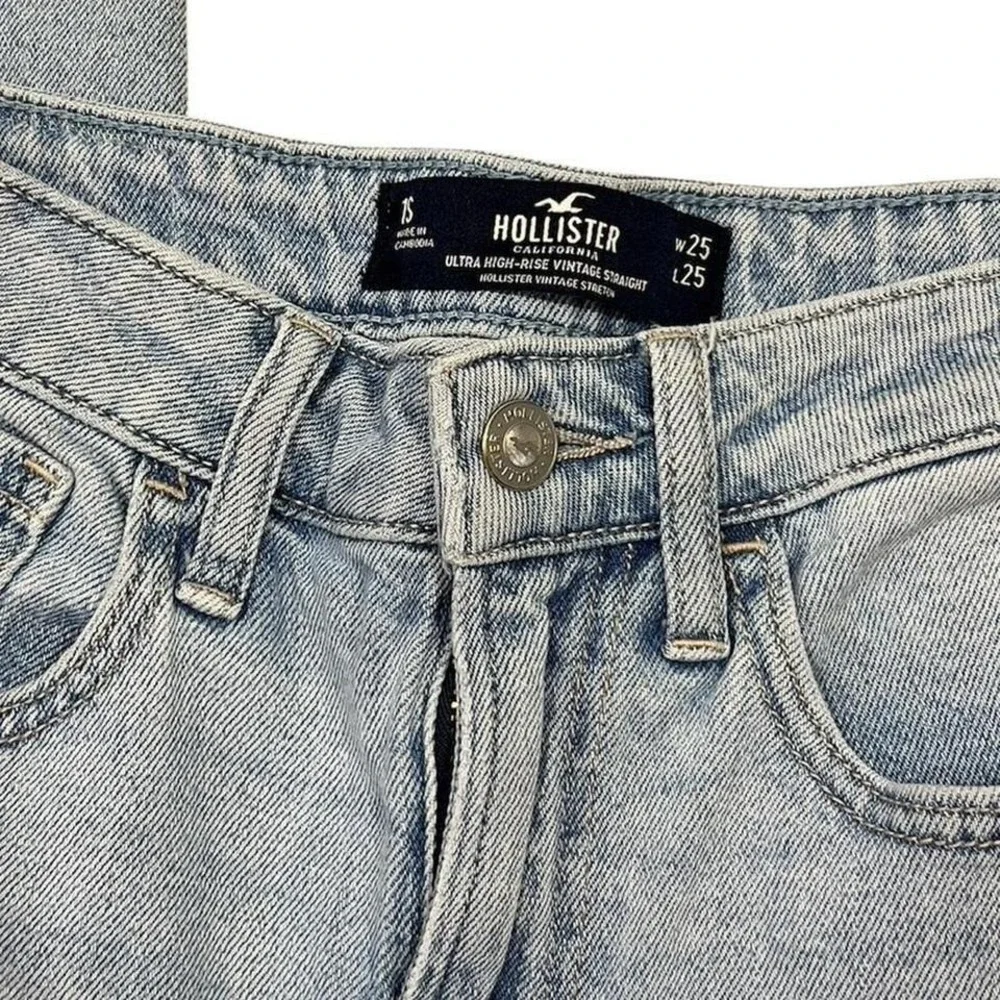 Hollister Ultra High Rise Vintage Straight Denim Jean Light Women 1 Short‎ 25/25